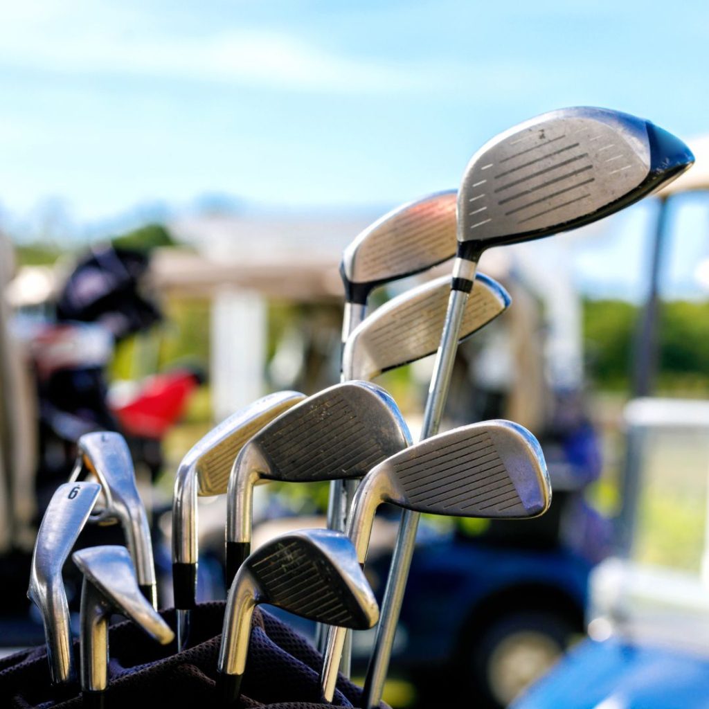 clubs in a golf bag